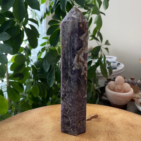 Chevron Amethyst Obelisk Tower - Picture 3 of 8